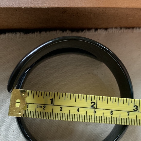 Classic Buffalo Horn Wrap bracelet - Picture 3 of 3